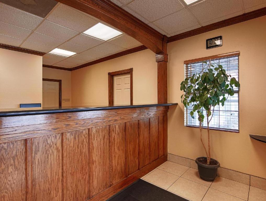Americas Best Value Inn Winnsboro, La Exterior photo
